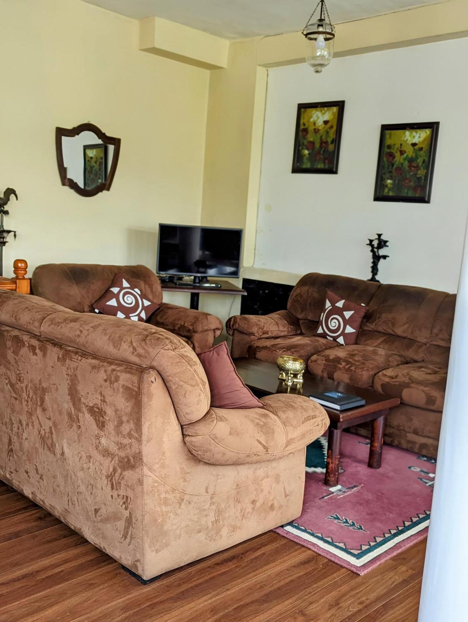 מלון נוארה אליה House Of Leisure מראה חיצוני תמונה