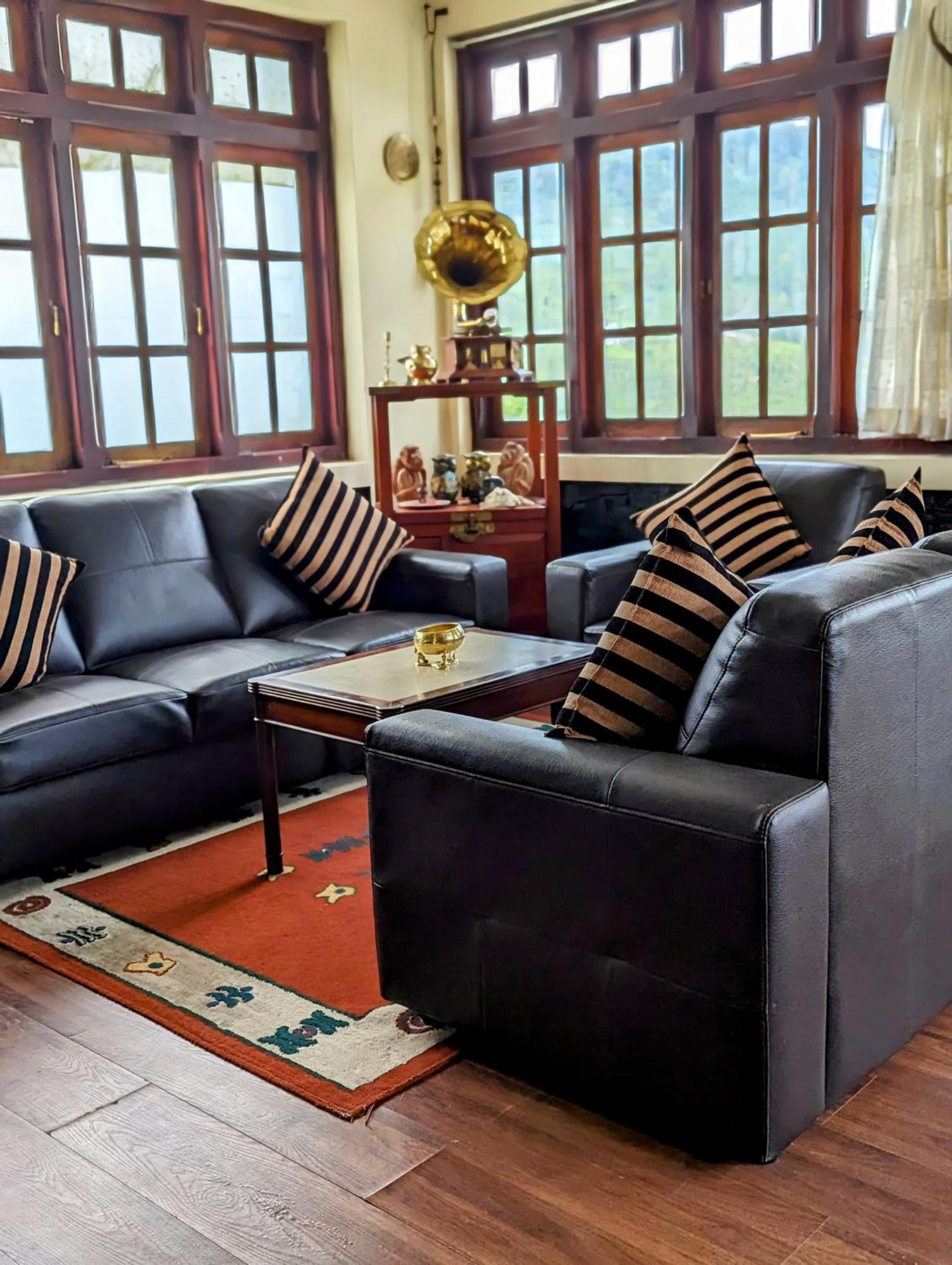 מלון נוארה אליה House Of Leisure מראה חיצוני תמונה